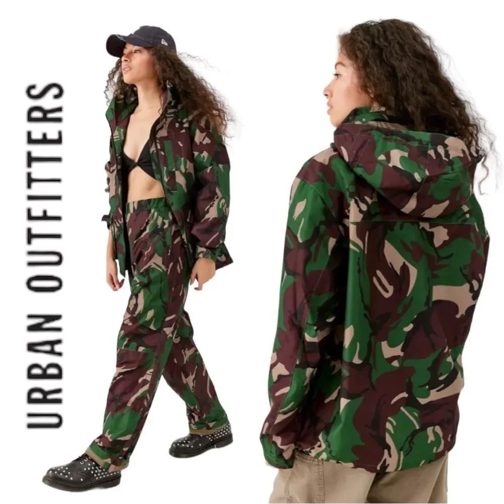 Urban Renewal Vintage Deadstock UO Outfitters Full Zip Camo Jacket S M